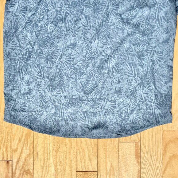 Avalanche Short Sleeve Button Down Shirt, XL - Picture 8 of 10